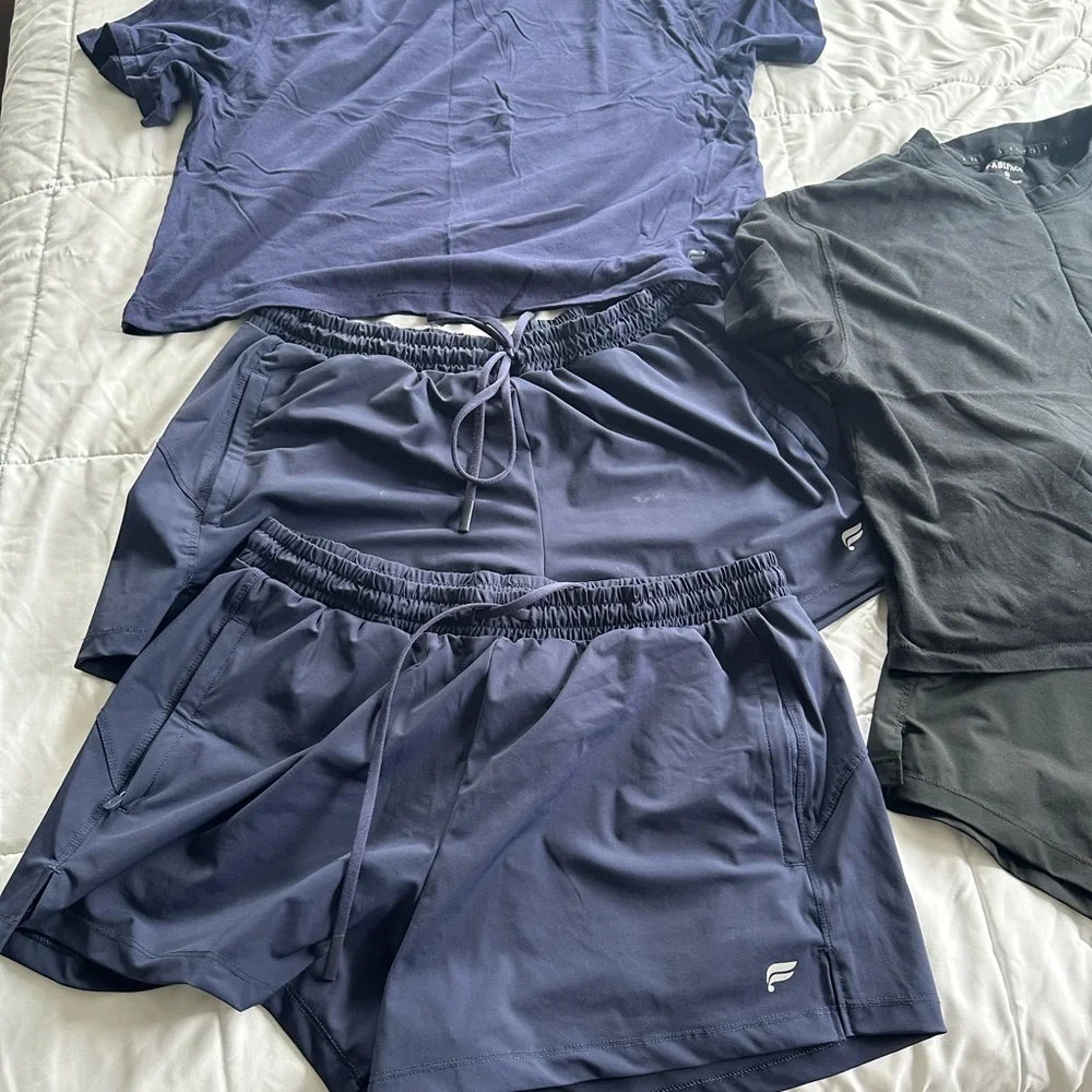 Fabletics Bundle - Picture 2 of 3